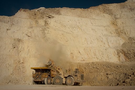 Barrick Gold - Abbau auf der Veladero-Mine in Argentinien.jpg