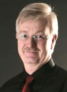 "Unsere eBusiness-Lösung ist so ausgelegt, dass selbst kleine Betriebe rasch und zu erschwinglichen Kosten mit Web-to-Print loslegen können", verspricht Rainer Esters, verantwortlich für das Business Development bei der Color Alliance in Vlotho. "Die Kommunikation zwischen dem Druckdienstleister und seinen Kunden wird dabei auf ein Niveau gehoben, wie man es bisher lediglich von den Betreibern großer Web-Portale kennt."