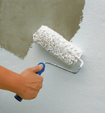 Mit der neuartigen Innenwandfarbe Premium Clean kann jetzt jeder Verarbeiter ohne Bedenken eine helle matte Wandbeschichtung an stark beanspruchten Flächen ausführen