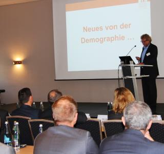 Prof. Dr. Bernd Raffelhüschen referierte als Keynote-Speaker über die Demografie und die Nachfolgeproblematik / Foto: HWK FR
