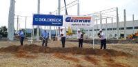 Am Freitag fand der Spatenstich für ein neues Logistikcenter am Duisburger Logport statt, das die GOLDBECK Niederlassung Münster im Auftrag von GREIWING baut. Mit dabei waren (v.l.): Frank Kauertz (Geschäftsführer Firma Topas), Dr. Ghanem Deg-heili (Duisburger Hafen), Jürgen Greiwing (Geschäftsführender Gesellschafter GREIWING), Christian Terwey (Niederlassungslei-ter GOLDBECK Münster) und Matthias Geiss (Geschäftsführer GREIWING). (Foto: GREIWING)