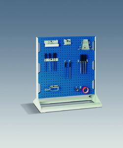 Rack mit perfo Lochplatten, ideal zur Bereitstellung von Rüstwerkzeug, direkt an stationären Maschinen