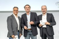 André Jurleit, Geschäftsführer der GPSoverIP GmbH, nimmt beim Deutschen Telematikpreis 2026 die Auszeichnung für GPSoverIP entgegen – sechsmal prämiert, darunter zweimal Gold.