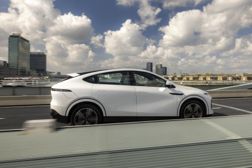 XPENG G6 white (22).jpg