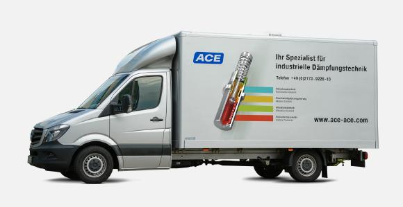 Im ACE Vorführwagen werden Anwendern in ganz Europa die Vorteile von Industriegasfedern, Industriestoßdämpfern, Bremszylindern und anderen Dämpfungslösungen vor den eigenen Firmentoren demonstriert / Bildnachweise: ACE Stoßdämpfer GmbH und HAWKS Racing e. V.