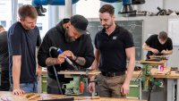 Photovoltaikanlage auf dem Dach der Modellfabrik des SKZ