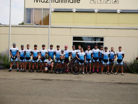 ASSA ABLOY Bike Team 2018.jpg