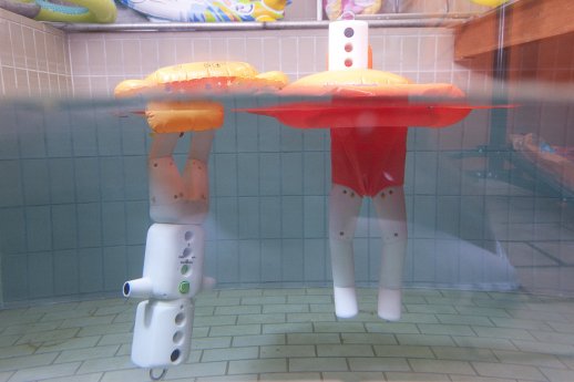 Test von Wasserspielzeug und Schwimmlernhilfen 1.jpg