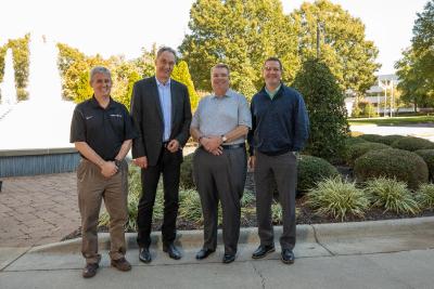 Von rechts nach links: Leon Topalian, Nucor President & COO; John Ferriola, Nucor Chairman und CEO; Burkhard Dahmen, Vorsitzender der Geschäftsführung der SMS group GmbH; Keith Watson, SMS group Inc. Vice President