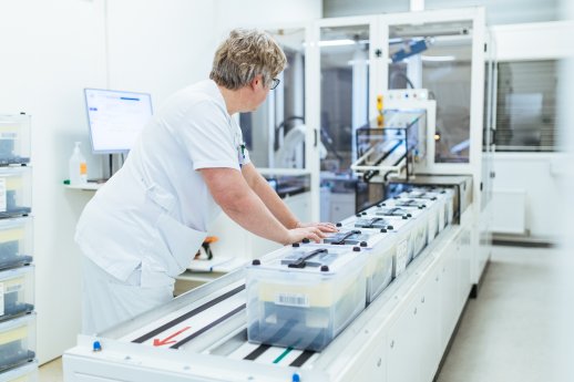 KUKA@Aalborg_University_Hospital (2).jpg