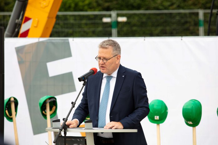 2026-09-18_Spatenstich-bg (3)_sm.jpg