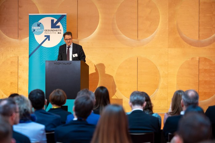 Bild 1_26_03_TP_Gesundheitsindustrie_Ministerialdirektor_Kleiner.jpg