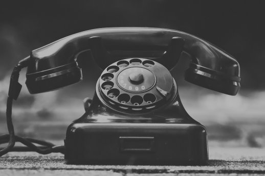 PM 41 Bild altes Telefon symbolisch für Telefonwarteschleife.jpg