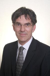 Oliver Kipf verbindet beruflich seine Expertisen für das Gesundheitswesen und Enterprise Architecture Management (EAM)