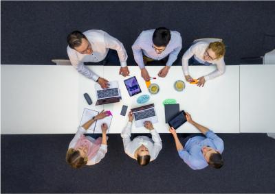 Den Service für die internationale Glaswelt laufend auszubauen, ist bei Grenzebach ein strategisches Anliegen. Eine von zahlreichen Initiativen ist der Einsatz von Produktmanagement- und Core-Teams: Die Core-Teams sind jeweils interdisziplinär besetzt, die vielfältigen Erfahrungen, die speziellen Perspektiven und das gebündelte Know-How kommen den Kunden ganz individuell zugute. Quelle: Grenzebach