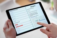 Der Online-Demonstrator erlaubt eine einfache Dateneingabe für Wertstoffe (links) und empfiehlt anhand der Daten einen optimalen Verwertungsweg sowie passende Recycler (rechts). (Quelle: SKZ/AdobeStock_110841731)
