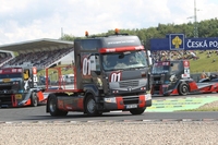 Als Pace Truck führte ein Renault Premium Truck Racing die Rennboliden in den Wettkampf