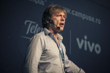 Bruce Dickinson, Sänger der britischen Band Iron Maiden und langjähriger Unternehmer, eröffnet die MHLC Europe mit einer Keynote. (Foto: Dematic)