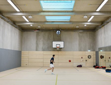 www.as-led.de-Dank BMU Förderung zur energetisch sanierten Basketballehalle mit blendfreien PSL.jpg