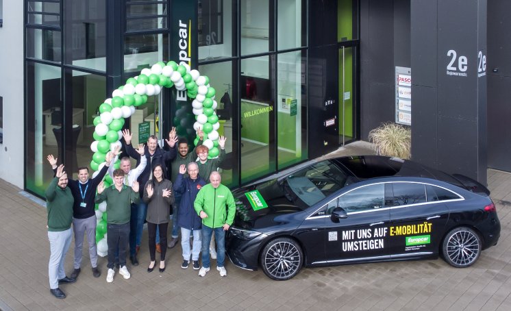 Das Europcar-Team in Regensburg empfängt die Kunden nun in einer Station mit modernstem Design..png