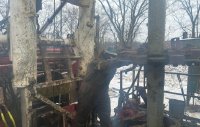 Im Bild sieht man ein Mitglied der Mannschaft von Zefiro bei der Arbeit während des ersten vom Unternehmen absolvierten Bohrlochverfüllungsprojekts im Cuyahoga Valley National Park