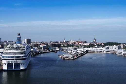 Port of Tallinn.jpg