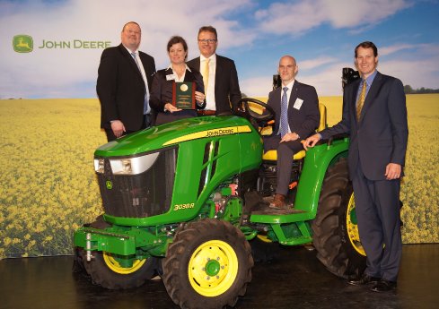 Freudenberg becomes John Deere Agriculture & Turf Partner-Level Supplier.JPG