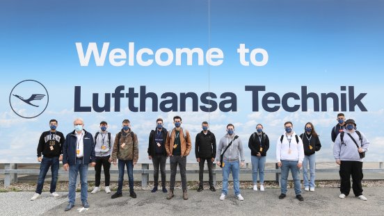 2021-08-02_PR-Image_Apprentices2021_01b_copyright-Lufthansa-Technik.jpg