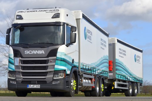 Scania R 410 LNG - konzipiert für den Transport von Trockeneis.jpg