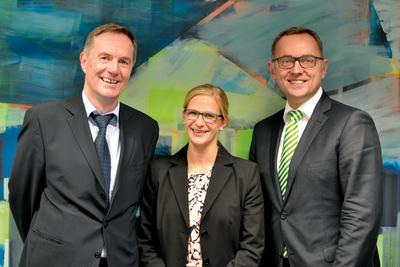 Gerhard Laudwein (l.) und Tanja Glaß von der IHK Nord Westfalen mit Referent Matthias Merz von der AWA AUSSENWIRTSCHAFTS-AKADEMIE