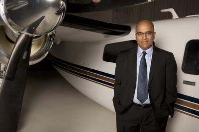 Stolz auf den Airbus: Vinay Nilkanth, Vice President Global Sales Aerospace bei Freudenberg Sealing Technologies