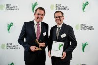 Im Rahmen der feierlichen Preisverleihung im Palmengarten Frankfurt 
nahm Dirk Sieverding (Vorstandsvorsitzender) und Steffen Heise 
(Finanzvorstand) der Remmers Gruppe, die Auszeichnung als Best 
Managed Company 2026 entgegen.