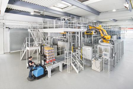 Am Dematic-Stand auf der LogiMAT wird unter anderem die vollautomatische Palettierlösung AMCAP zu sehen sein. (Foto: Dematic GmbH)