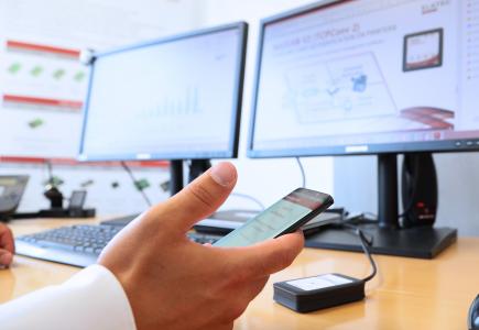 Elatec zeigt auf der embedded world seine Universal-RFID-Reader sowie Lösungen auf Basis von BLE und NFC zur Identifikation per Smartphone / Bildquelle: Elatec