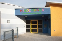 Das Pforzheimer Kinderhaus ist bereits in seiner äußeren Gestalt erkennbar Kindern zugewandt. Fotos: Caparol Farben Lacke Bautenschutz/Andrea Nuding