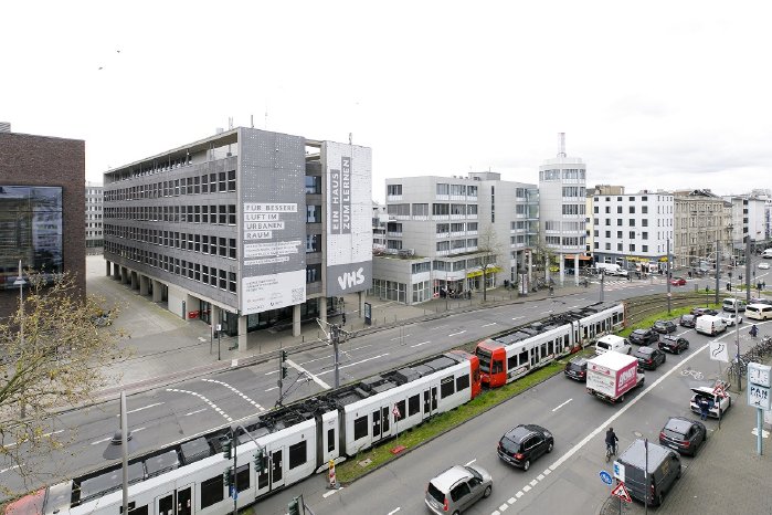 Anti Nox Fassade Bild Straße.jpg