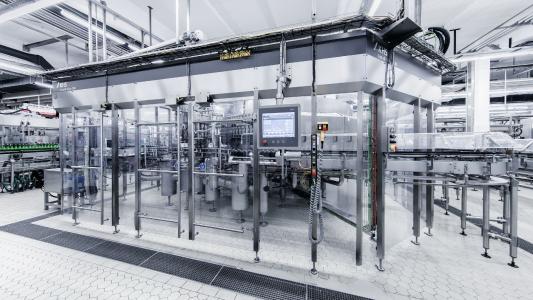 Pyraser Landbrauerei has gradually renewed its bottle cellar and in the process invested in a KHS Innofill Glass DRS glass bottle filler