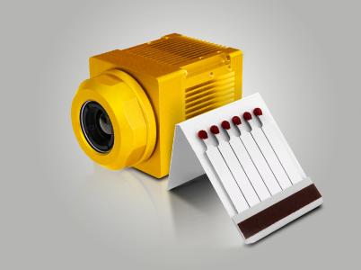 Bild 01: Intelligente Wärmebildkamera für den industriellen Einsatz. Dank ihrer kompakten Abmessungen lässt sie sich auch unter beengten Platzverhältnissen gut unterbringen. (Urheber: Polytec)