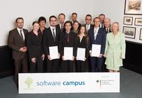 IT-Gipfel 2014: Bundesbildungsministerin Wanka verabschiedet erste Absolventen des Software Campus