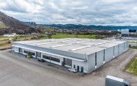 Die Peter Huber Kältemaschinenbau AG erweitert die Produktionskapazität mit einer zusätzlichen Halle in Ortenberg. Die Produktion am neuen Standort soll im Laufe des Jahres schrittweise beginnen.