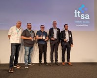 Verleihung der it security AWARDS 2023: Ulrich Parthier, IT Verlag; Adam Koblentz, Reveal Security; Sascha Giese, SolarWinds; Stefan Strobel, Cirosec (für Noetic); Dr. Michael Kunz, Nexis (v.l.n.r.)