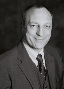 Michael Hallen - Mitglied der Geschäftsführung - COLT.JPG