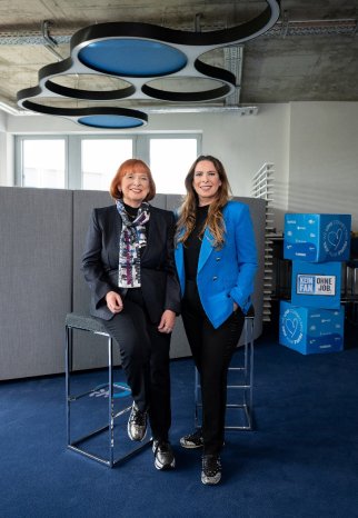 Ingrid Hofmann und Sonja Heinrich.jpg