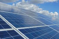 Selbst genutzter Strom soll zukünftig einer 40%-igen EEG-Umlage unterliegen. Gilt die EEG-Umlage nun auch für Kleinstanlagen? (Bild Christian Maurer - Fotolia)