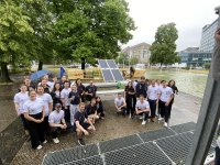 Regnerische Einweihungsfeier in Berlin: Die Studierenden der TU Berlin sind startklar für die Monaco Energy Boat Challenge