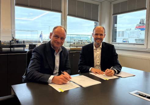 Vertragsunterzeichnung in Norddeich - AG Reederei Norden-Frisia und MEYER RE.jpg