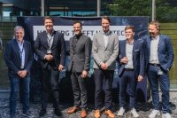Anno Jordan (Marketing & Sales Strategy EMG), Alexander Heck (CEO EMG Automation GmbH und elexis AG), Marcão da Costa Zuzarte (Chief of Staff NeurologIQ), Hendrik Wüst (Ministerpräsident NRW), Simon Sack (CEO NeurologIQ), Prof. Dr. Bernd Buxbaum (Executive Boardmember IFM)