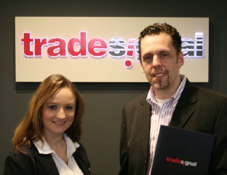 Alexandra Sonntag und Sebastian Schenck freuen sich über den Release der Tradesignal Versio.jpg