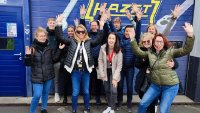 Erfolgreiche MBA Motorsport-Management Absolventinnen und Absolventen mit der Studiengangsleitung Prof. Dr. Bettina Reuter (4. von links) Erfolgreiche MBA Motorsport-Management Absolventinnen und Absolventen mit der Studiengangsleitung Prof. Dr. Bettina Reuter (4. von links)