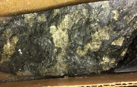 Hochgradige Nickel- und Kupfervererzung von Stillwater West; Foto: Group Ten Metals
